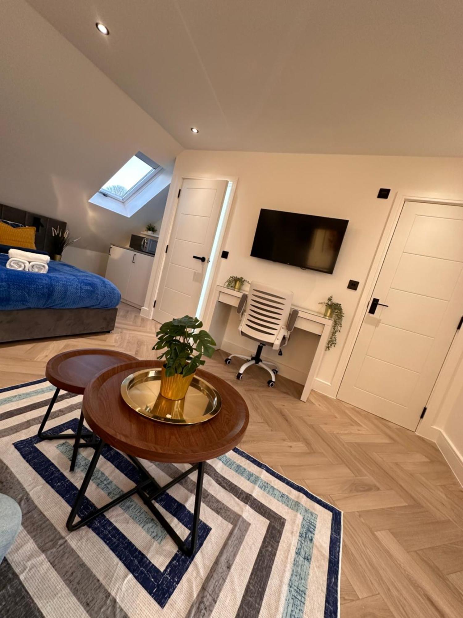 R5 - Luxury Private Ensuite Self-Contained Room - Newly Renovated Halesowen Exteriér fotografie
